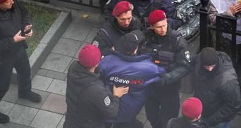 Возле Рады полиция задержала лидера движения SaveФОП