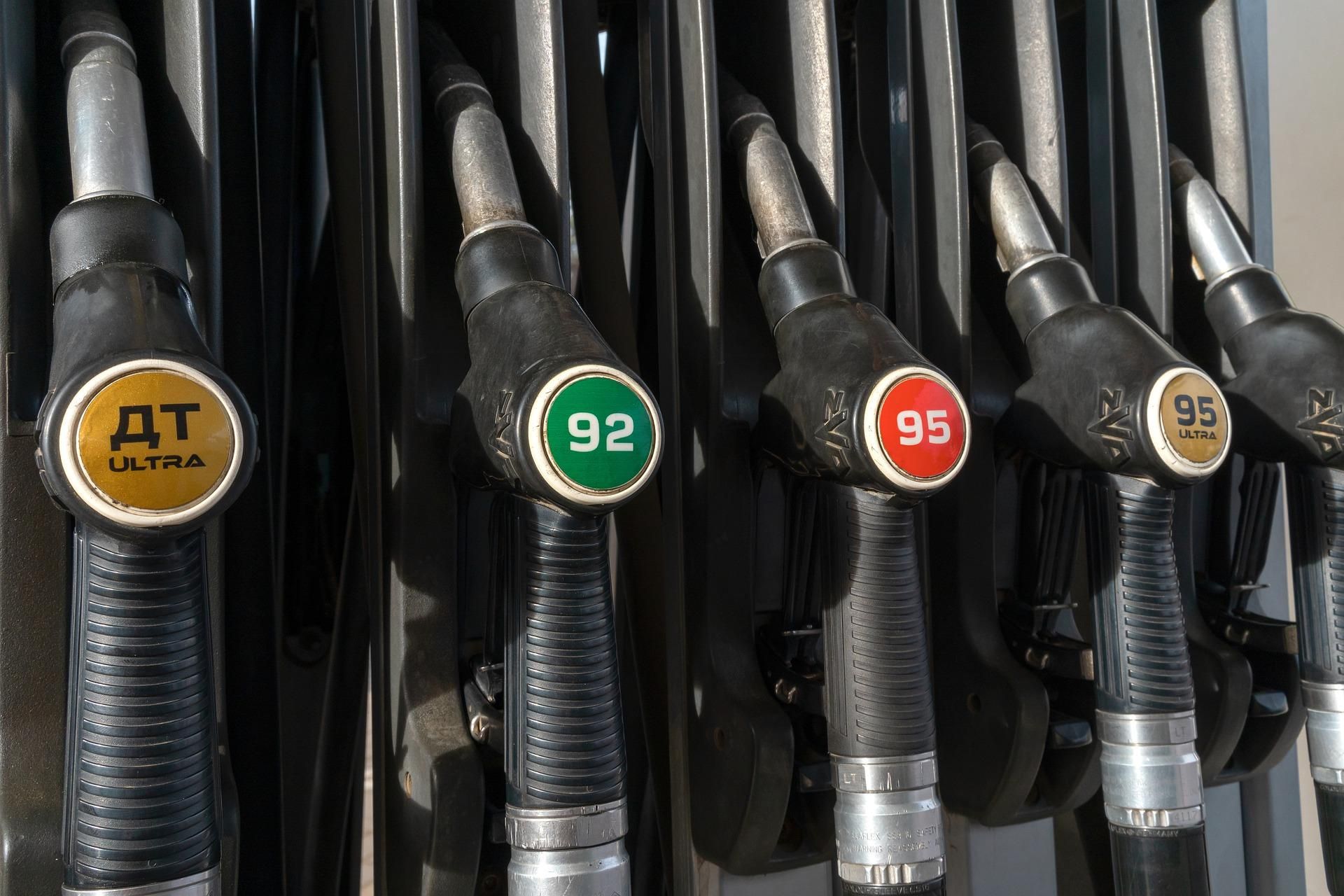 Ціна бензину знизиться: Мінекономіки встановило нові граничні ціни - Економічні новини України - Економіка