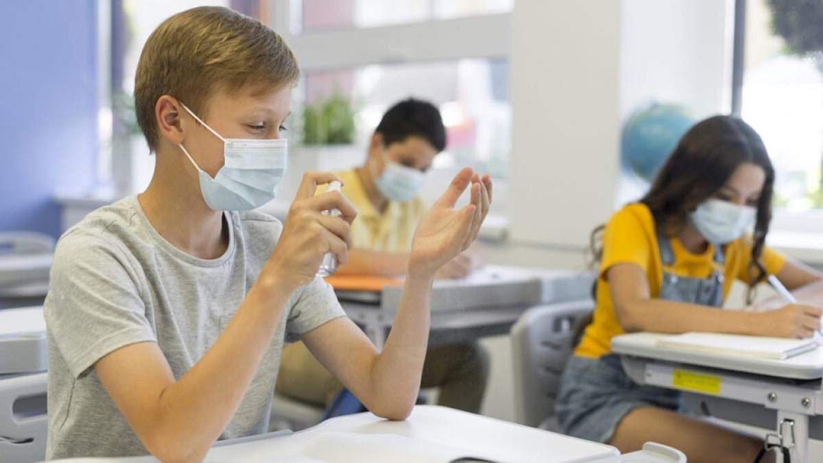 Як працюють школи в жовтій зоні та хто має переходити на дистанційку: пояснення - Україна новини - Освіта Як працюють школи в жовтій зоні та хто має переходити на дистанційку: пояснення - Україна новини - Освіта