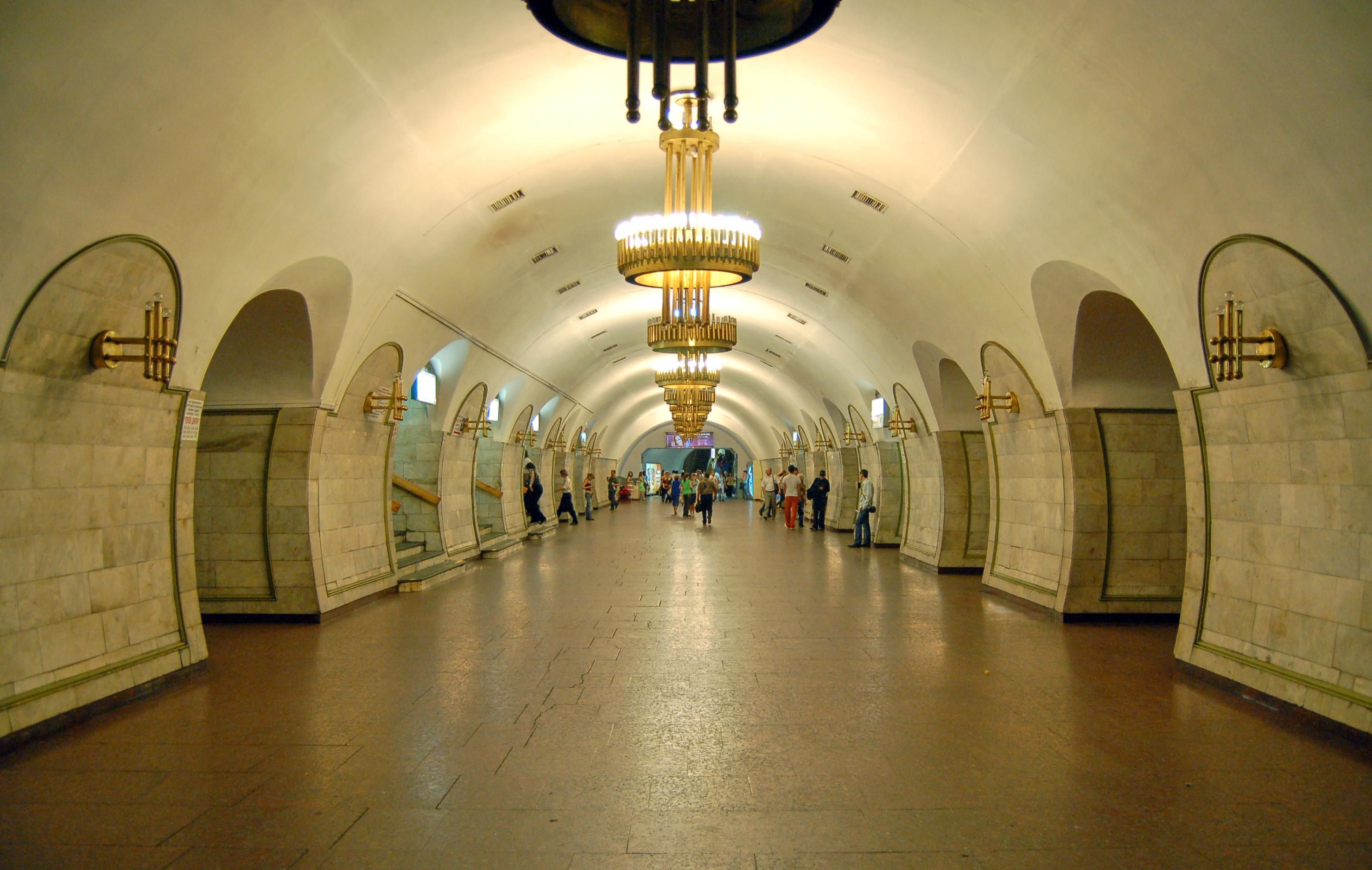 У Києві обмежать роботу трьох станцій метро через футбол - Новини Київ - Київ