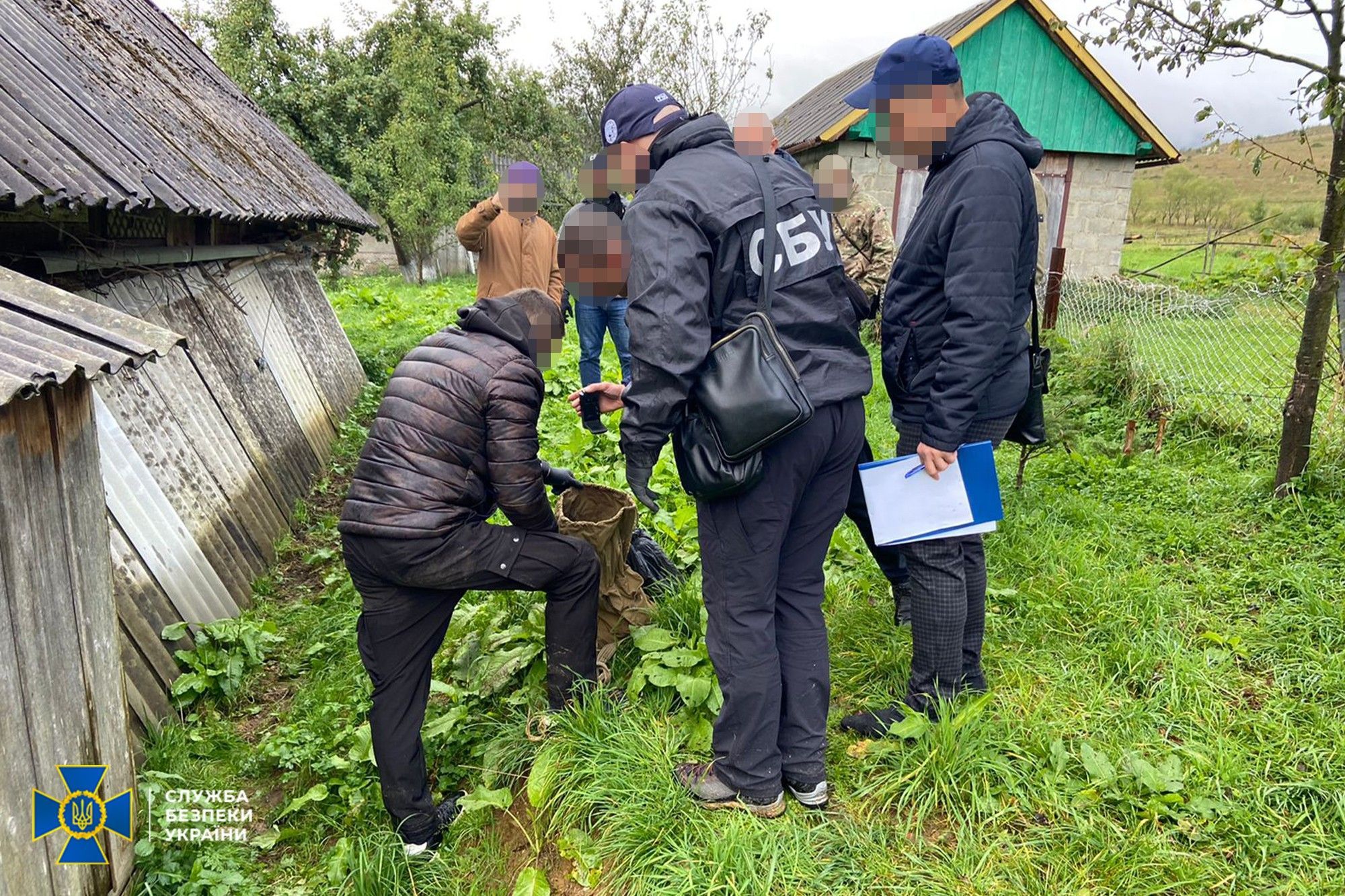 Арсенал вражає: СБУ знайшла сховище зі зброєю у громадського активіста з Львівщини - Новини Львова - Львів Арсенал вражає: СБУ знайшла сховище зі зброєю у громадського активіста з Львівщини - Новини Львова - Львів