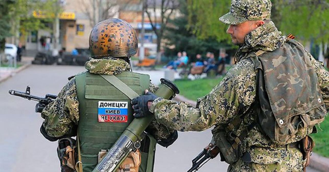 Пытали пленных в незаконной тюрьме в Донецке: 3 коллаборационистам объявили о подозрении