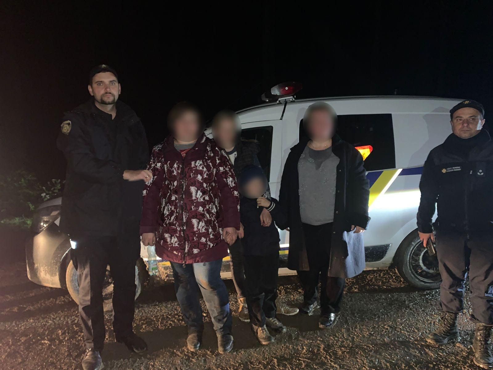 На Львівщині знайшли заблукалих у лісі жінок та 2 дітей: подробиці порятунку - Новини Львів - Львів На Львівщині знайшли заблукалих у лісі жінок та 2 дітей: подробиці порятунку - Новини Львів - Львів