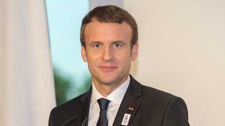 У Франції в мережу злили QR-код COVID-сертифіката Макрона