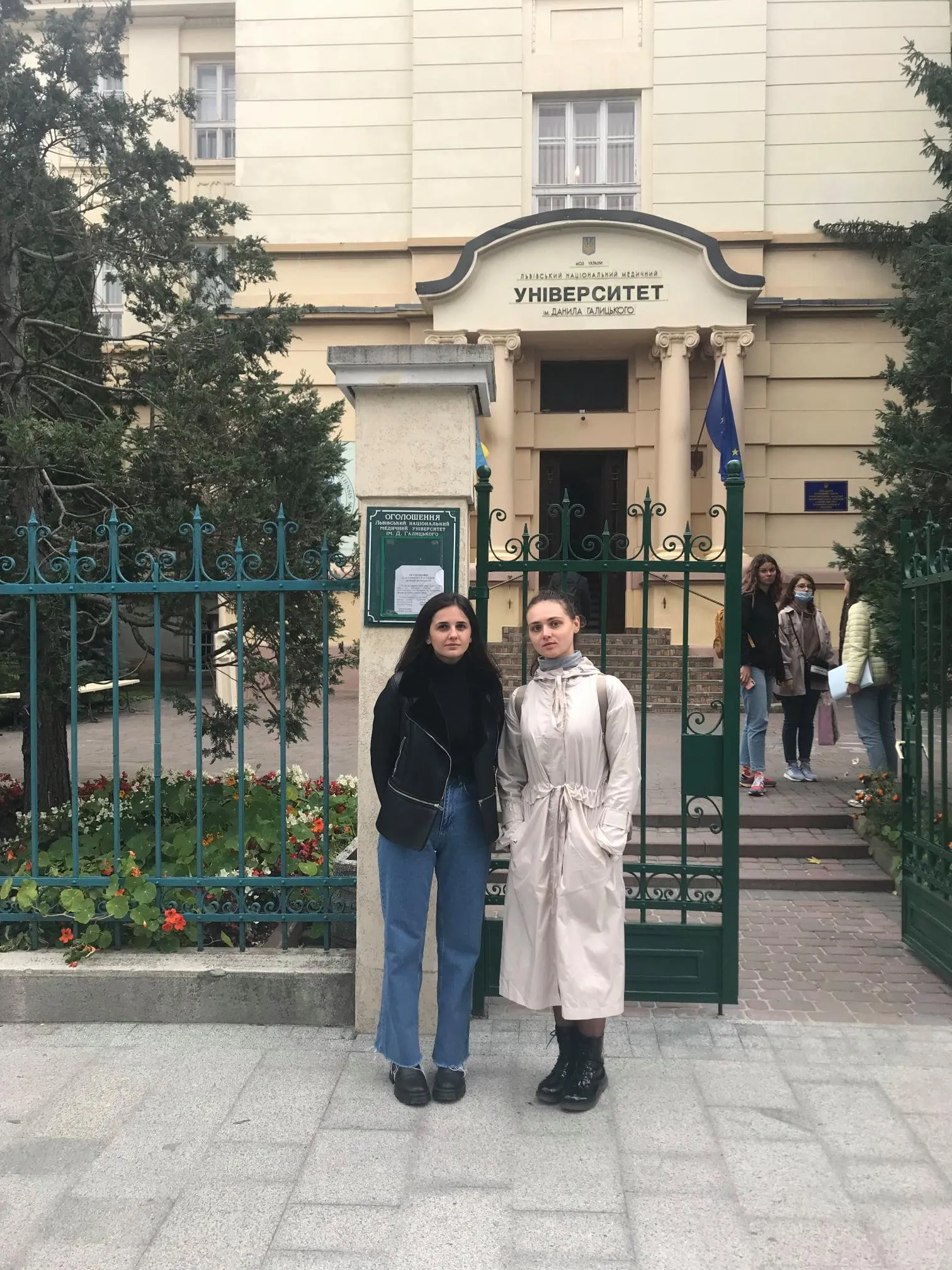 Львівські студентки врятували життя пасажиру трамвая, у якого зупинилося серце Львівські студентки врятували життя пасажиру трамвая, у якого зупинилося серце