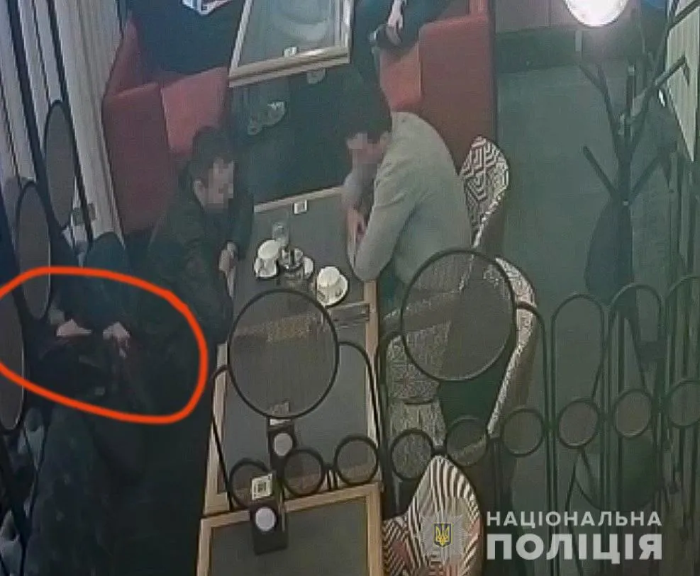 Пограбування в ресторані Києва, на Печерську іноземці вкрали гроші  