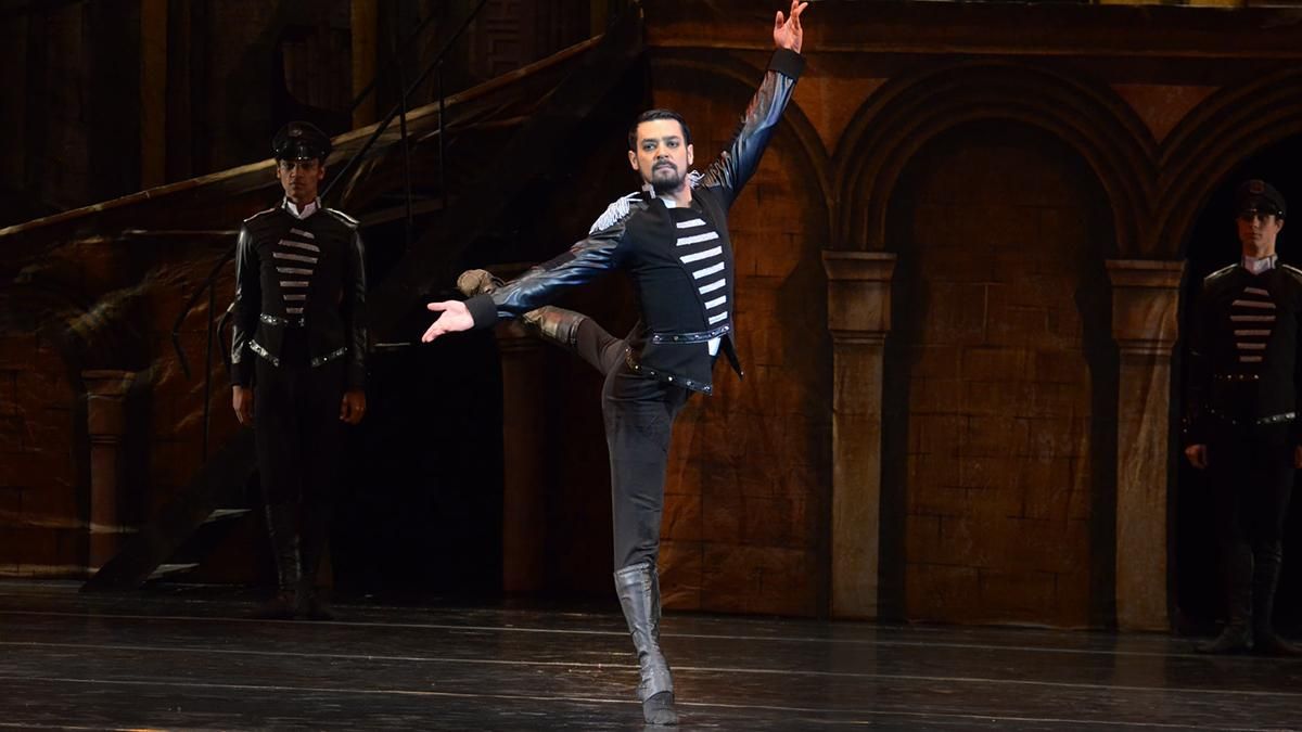 "Был ребенком театра": умер известный артист балета из Днепра "Был ребенком театра": умер известный артист балета из Днепра