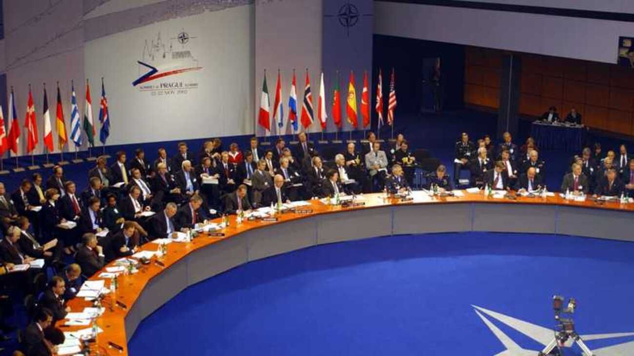 НАТО призвало Косово и Сербию к немедленным мирным переговорам