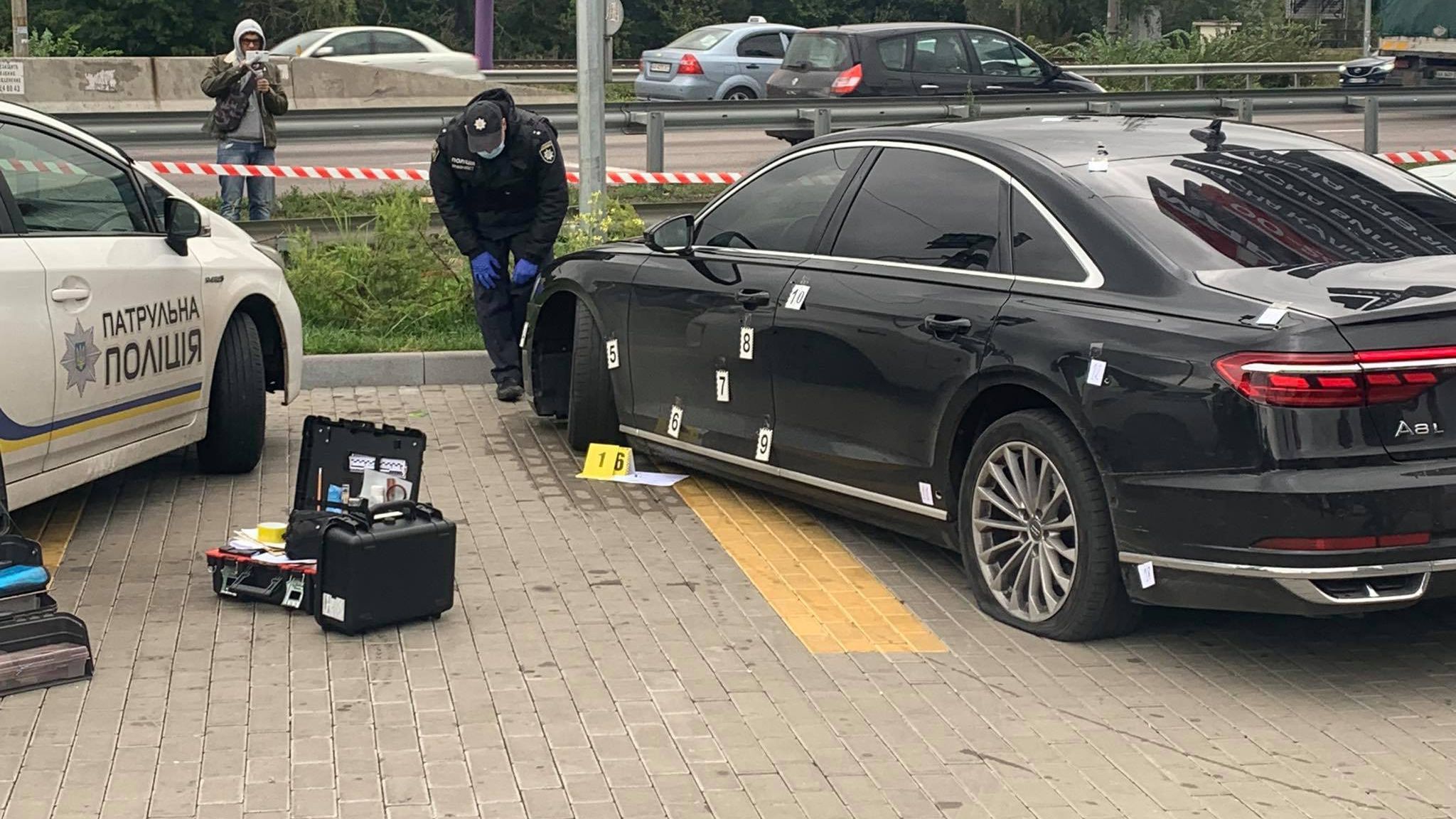 В МВД рассказали об оружии, из которого стреляли в авто Шефира - Новости криминал - 24 Канал В МВД рассказали об оружии, из которого стреляли в авто Шефира - Новости криминал - 24 Канал