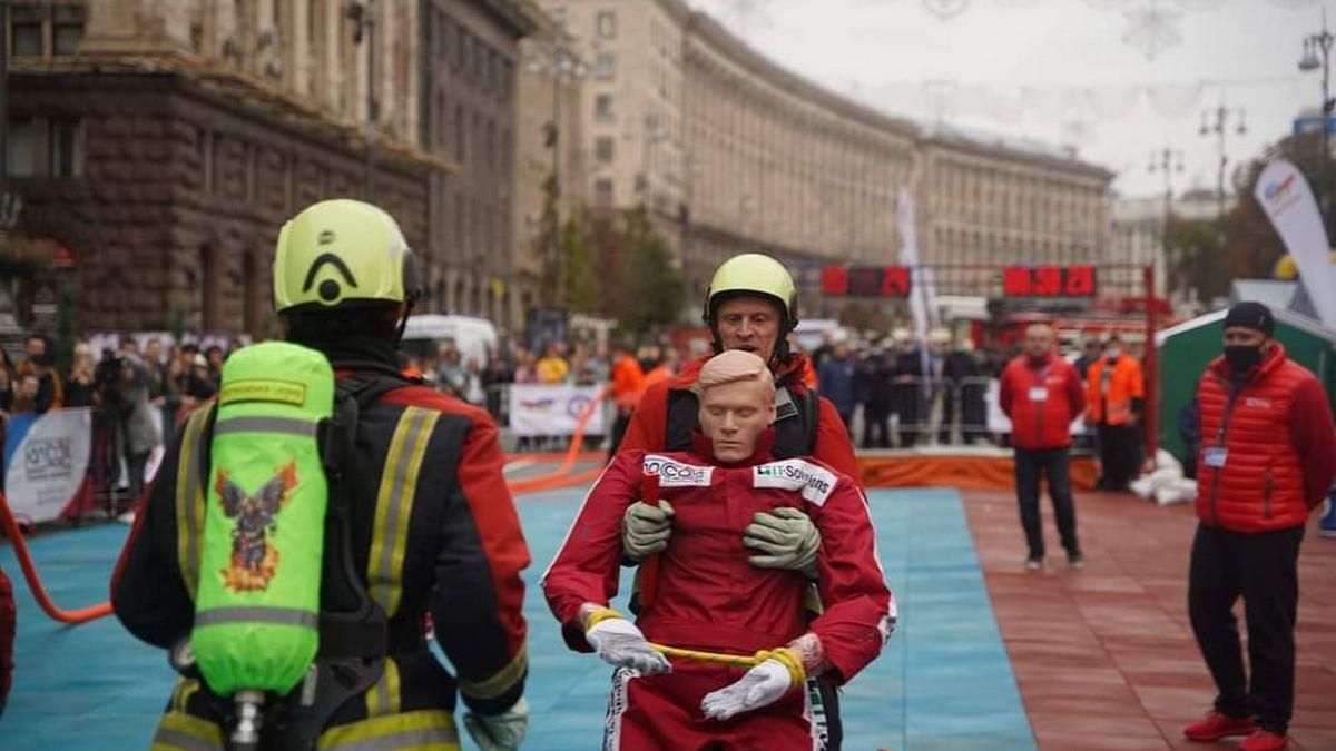 Из-за соревнований пожарных: в Киеве перекрыли Крещатик