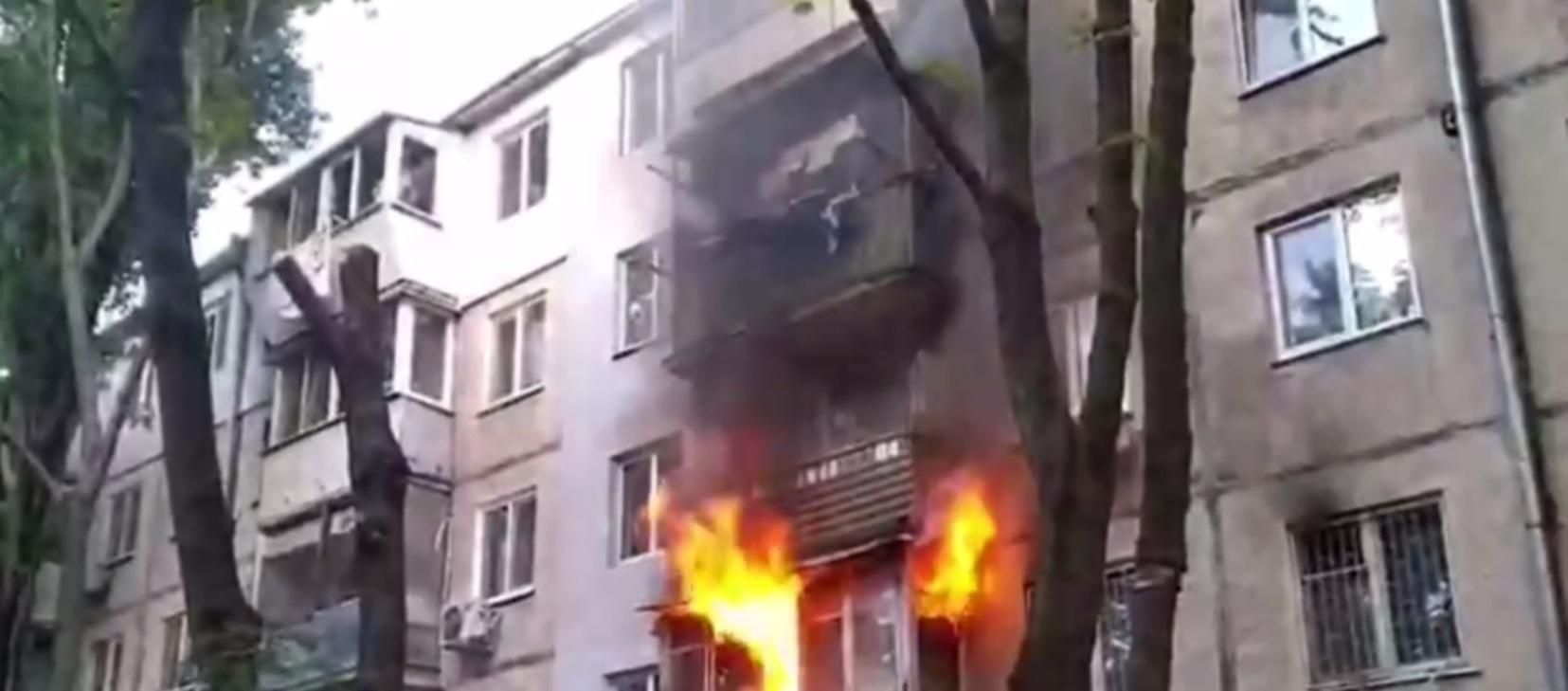 В Одесі спалахнула пожежа в квартирі житлового будинку: очевидці поділились відео - Новини Одеса - 24 Канал
