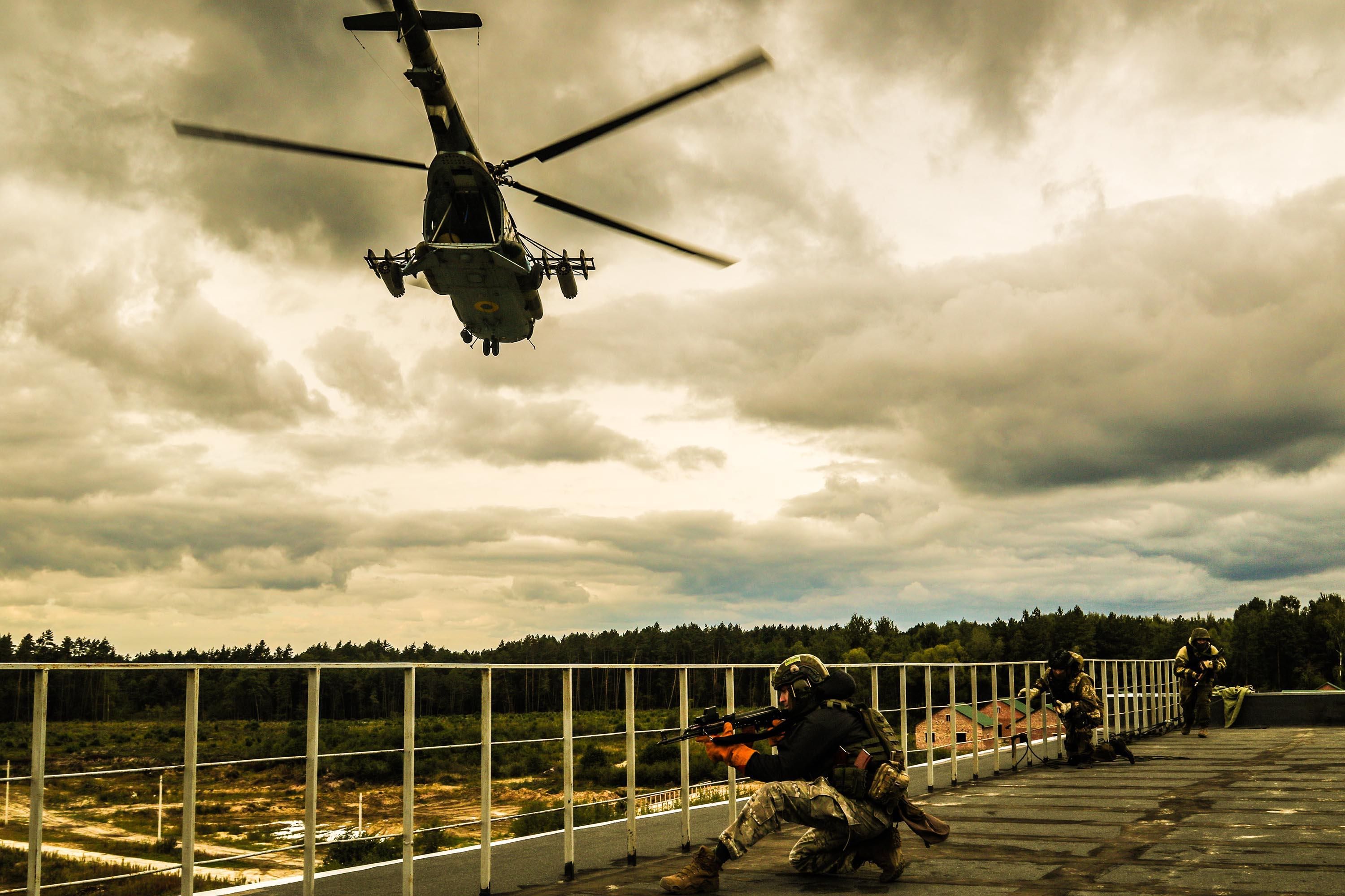 По стандартам НАТО: на Львовщине продолжаются украинско-американские военные учения По стандартам НАТО: на Львовщине продолжаются украинско-американские военные учения