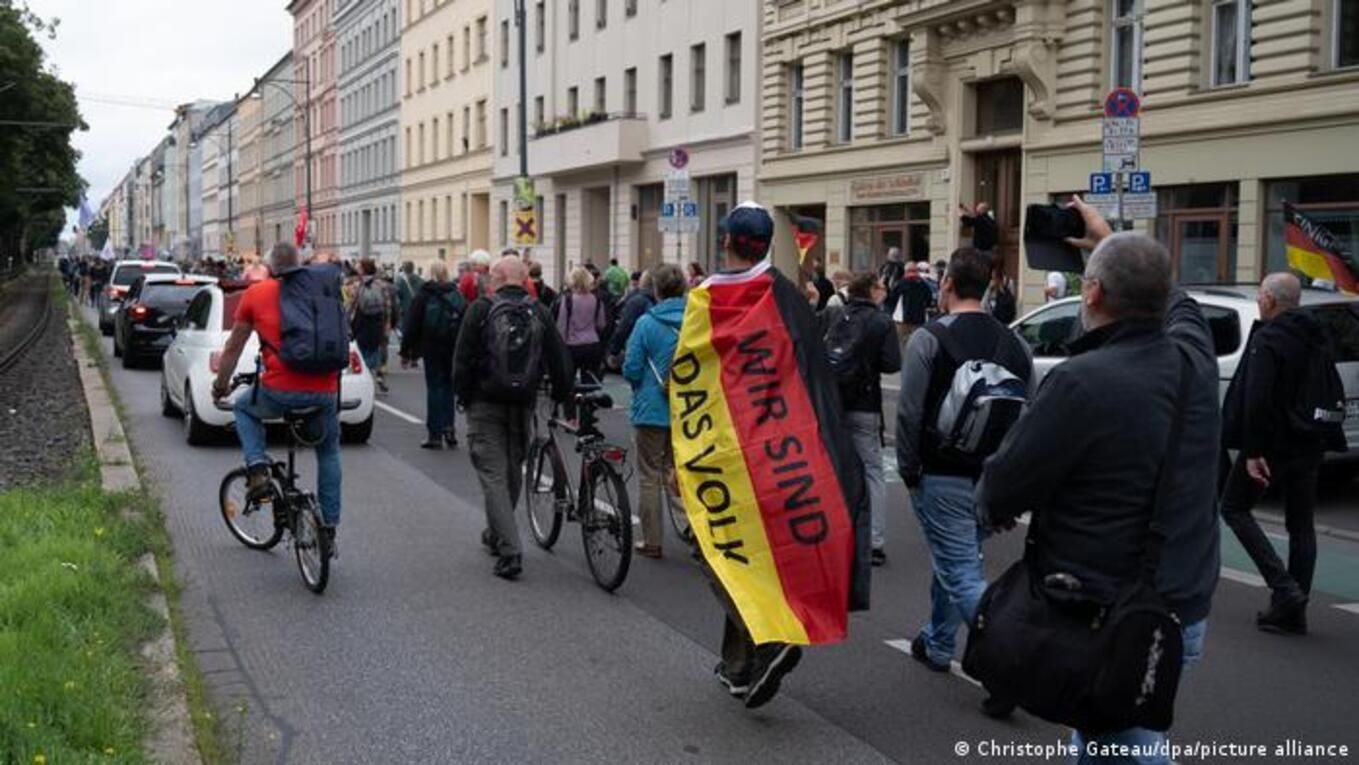 "Вони можуть розділити країну": у Німеччині стурбовані через радикальних коронаскептиків - 24 Канал