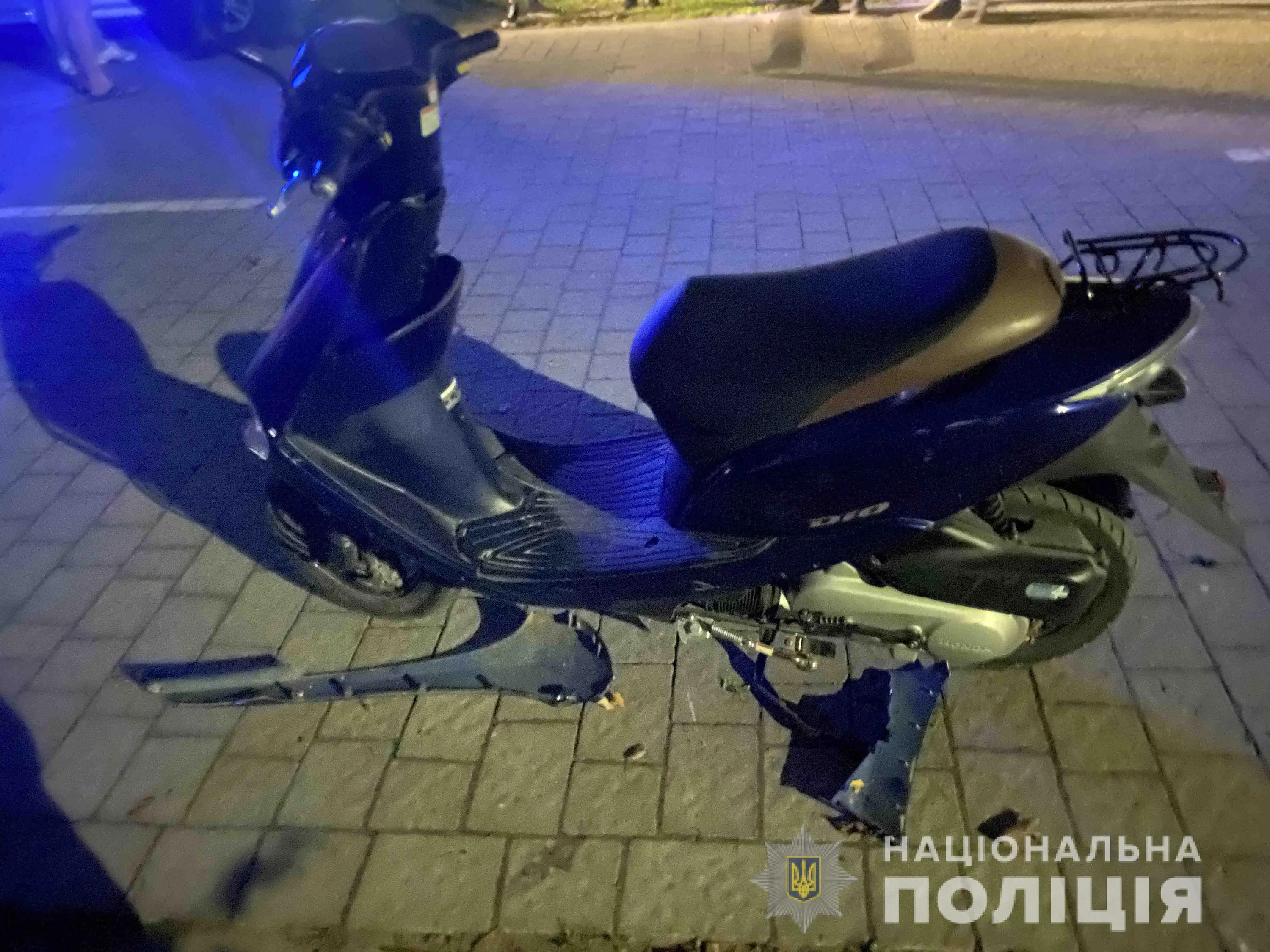 Неподалік Львова у ДТП постраждали неповнолітні скутеристи Неподалік Львова у ДТП постраждали неповнолітні скутеристи