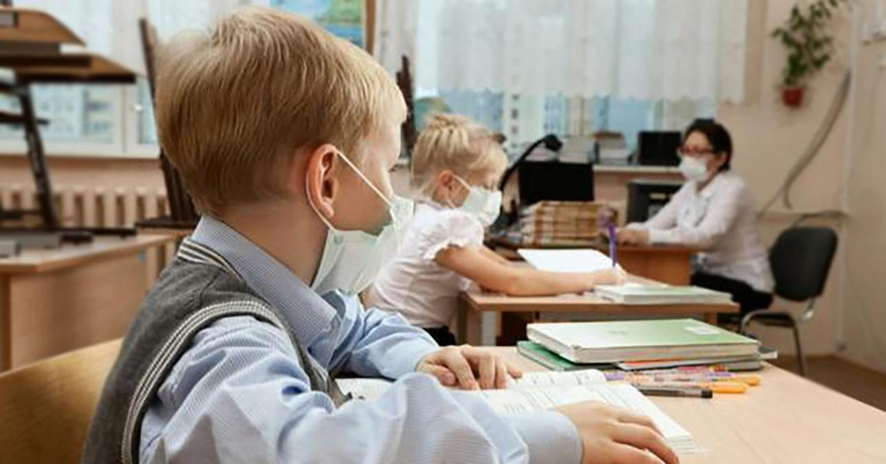 Одеситка скаржиться, що в учнів болить голова через вакциновану вчительку: її висміяли в мережі - Новини Одеса - Освіта