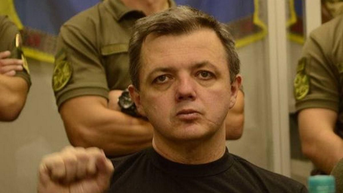 Семенченко, який голодує понад 60 діб, знепитомнів у ізоляторі СБУ - 24 Канал