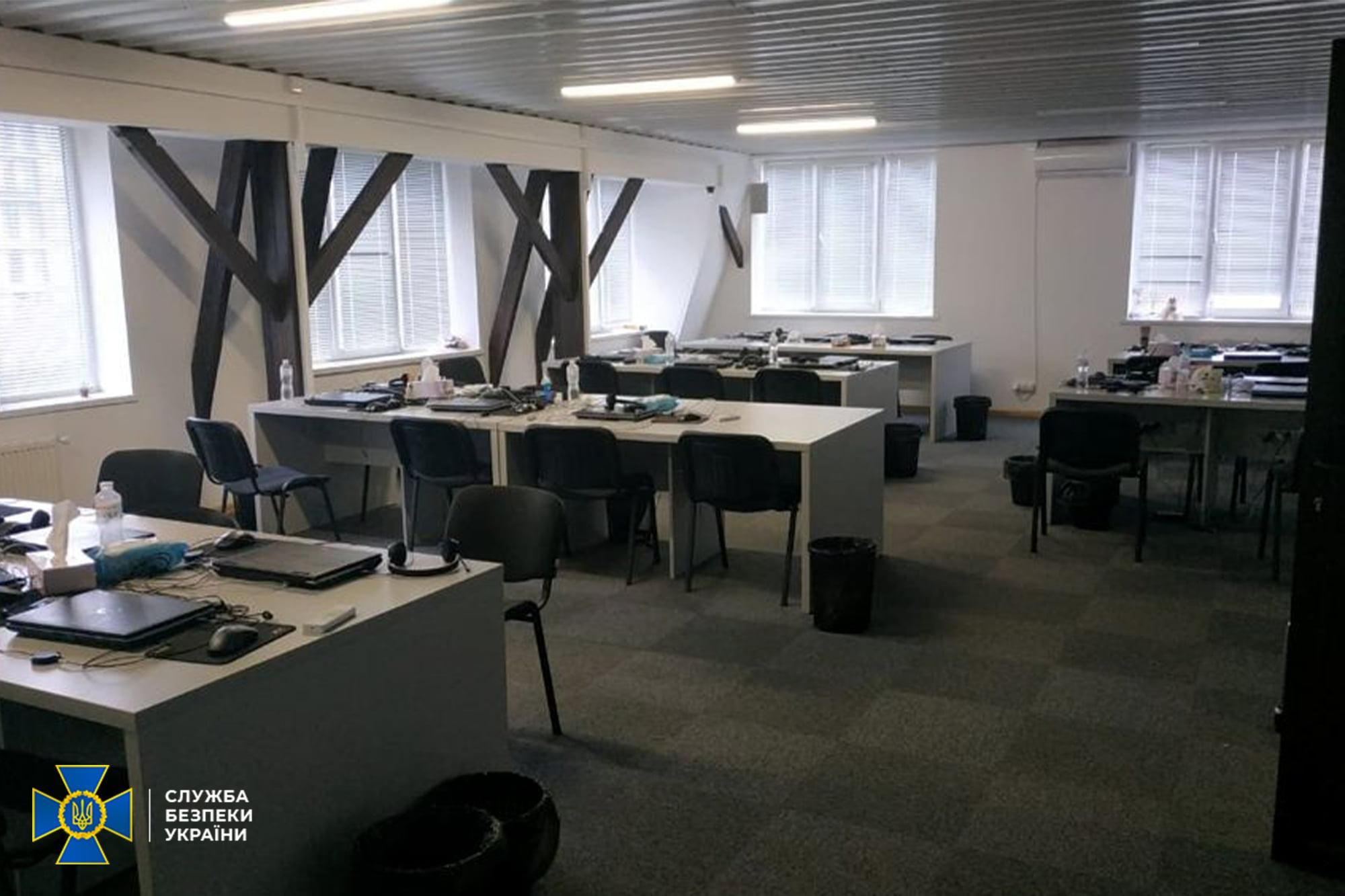 Обікрали тисячі вкладників криптовалютних бірж: у Львові блокували мережу підпільних колцентрів - Новини Львова сьогодні - Львів Обікрали тисячі вкладників криптовалютних бірж: у Львові блокували мережу підпільних колцентрів - Новини Львова сьогодні - Львів