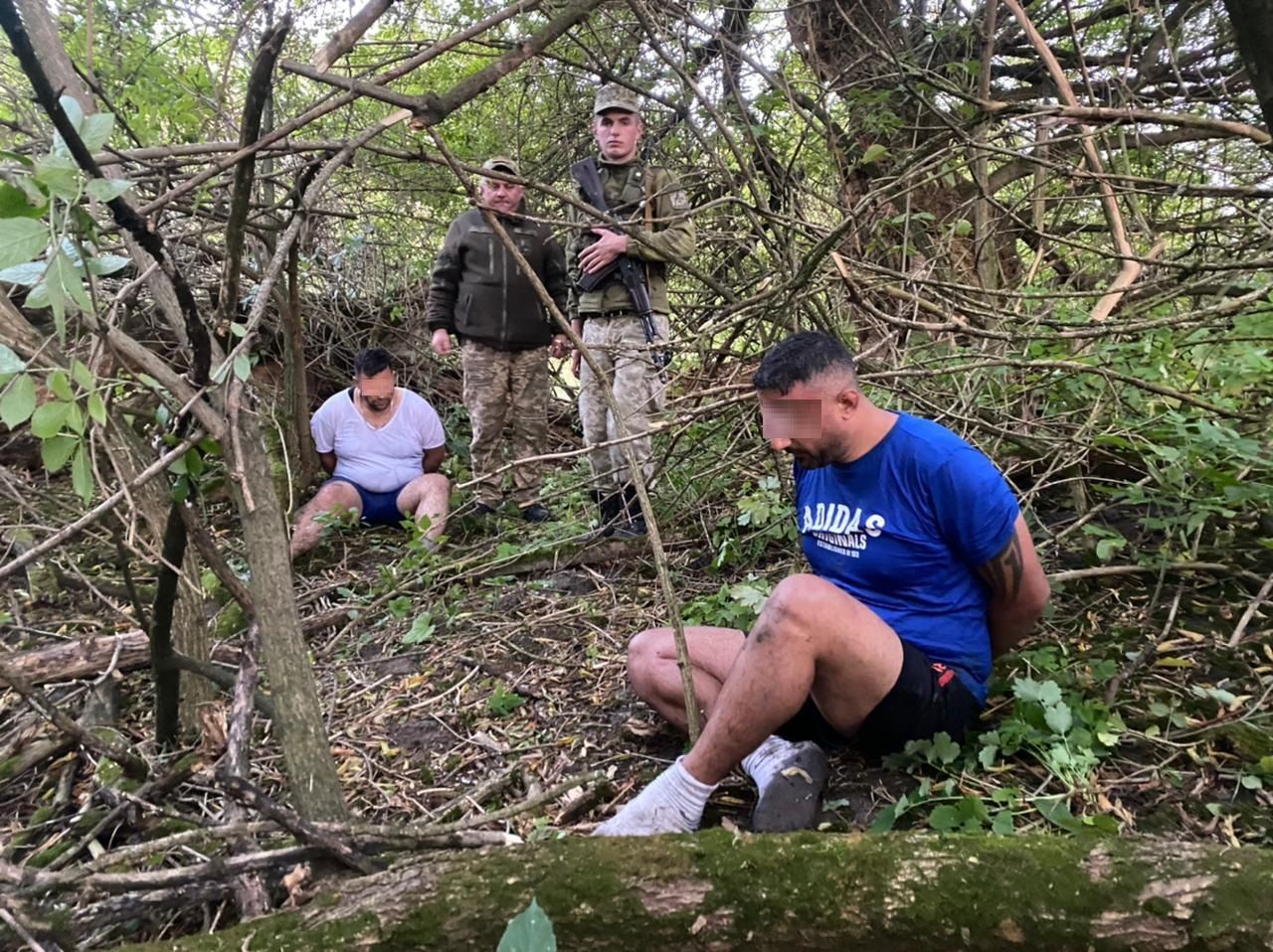 Двое ливанцев пытались вплавь попасть из Украины в Польшу Двое ливанцев пытались вплавь попасть из Украины в Польшу