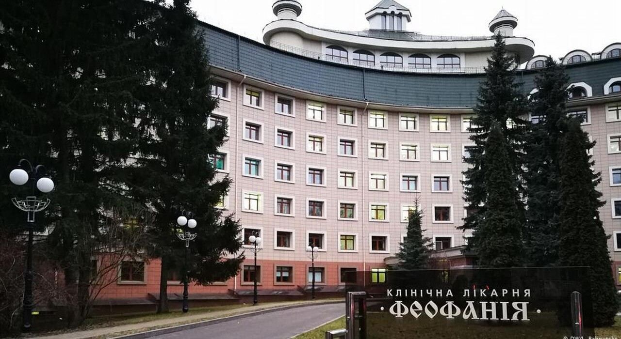 "Соответствует тяжести ранений": в "Феофании" рассказали, в каком состоянии водитель Шефира "Соответствует тяжести ранений": в "Феофании" рассказали, в каком состоянии водитель Шефира