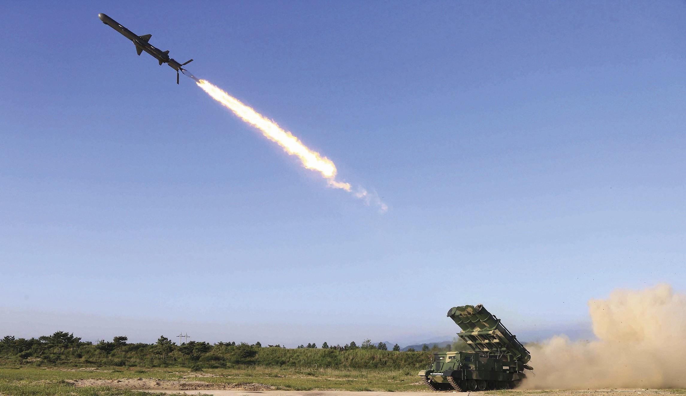 Північна Корея запустила балістичну ракету в Японське море: у Токіо жорстко відреагували - 24 Канал Північна Корея запустила балістичну ракету в Японське море: у Токіо жорстко відреагували - 24 Канал