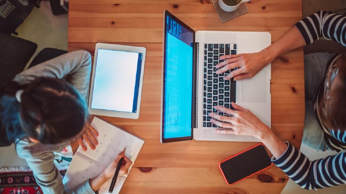 Google представила в Україні сайт з порадами для батьків про використання технологій - Новини технологій - Техно Google представила в Україні сайт з порадами для батьків про використання технологій - Новини технологій - Техно