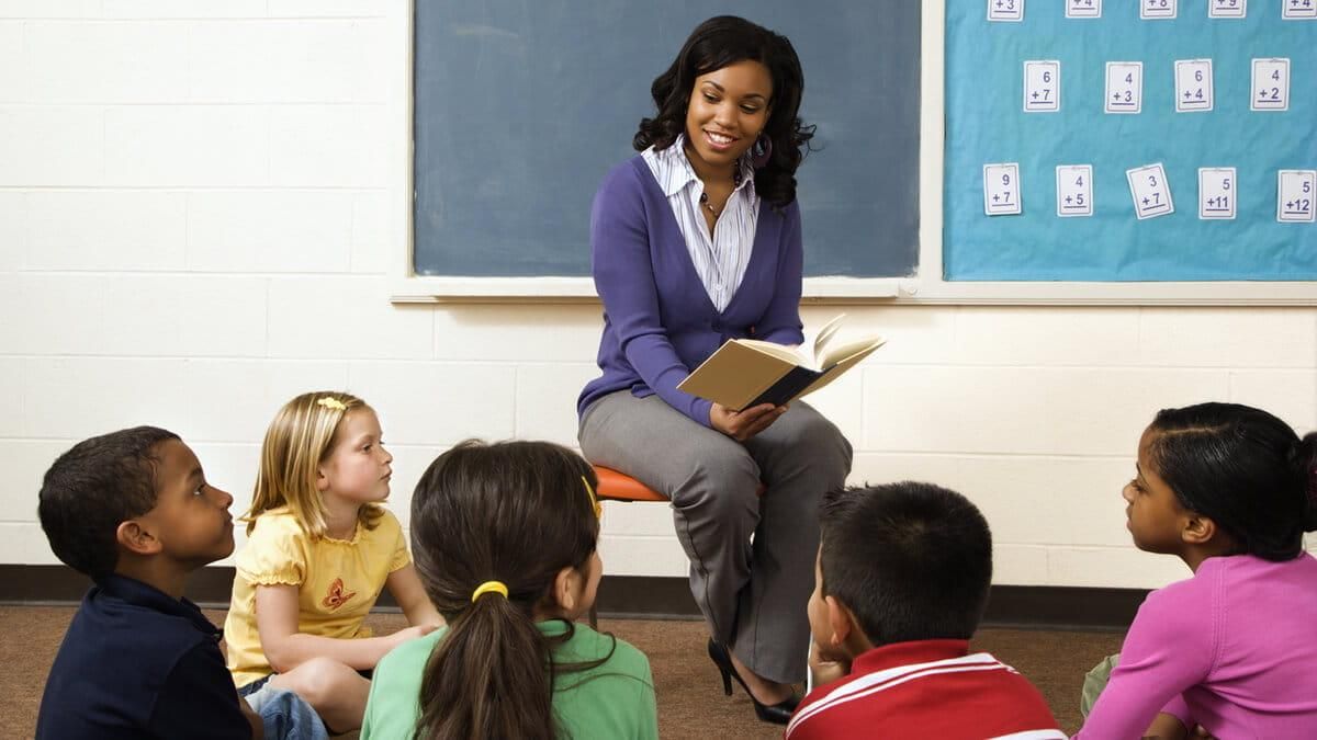 Вчителі не зобов’язані проводити виховні години, – профспілка освітян - Україна новини - Освіта Вчителі не зобов’язані проводити виховні години, – профспілка освітян - Україна новини - Освіта