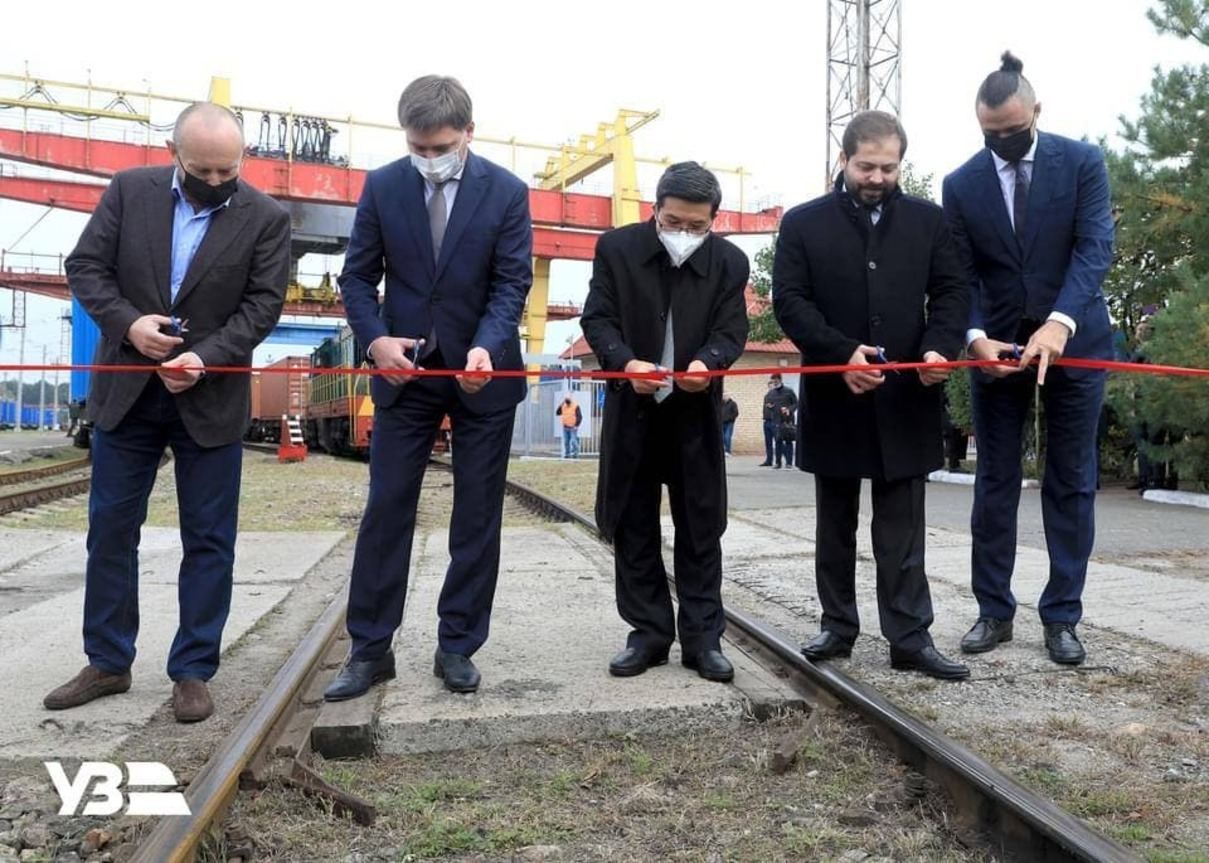 Укрзалізниця запустила перший в історії України поїзд з експортним вантажем до Китаю - Україна новини - 24 Канал