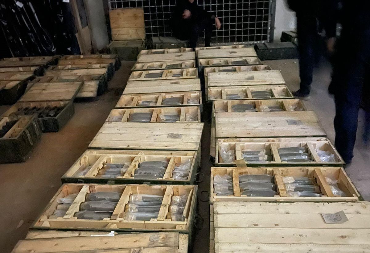 Распродал целый арсенал: на Николаевщине разоблачили начальника склада воинской части Распродал целый арсенал: на Николаевщине разоблачили начальника склада воинской части