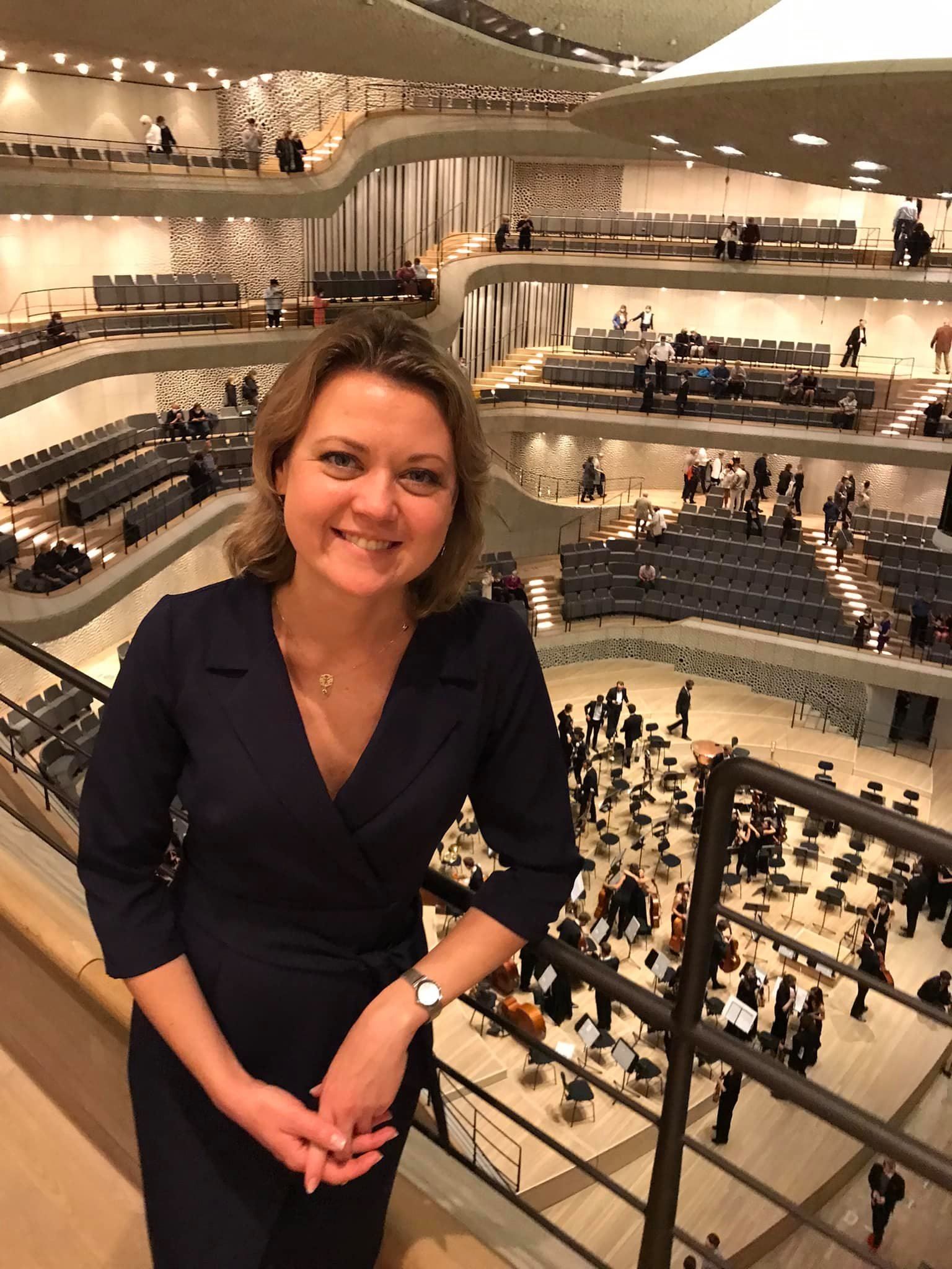 Перекладач допомагає порозумітися всьому світу, – радниця прем'єр-міністра - 24 Канал Перекладач допомагає порозумітися всьому світу, – радниця прем'єр-міністра - 24 Канал