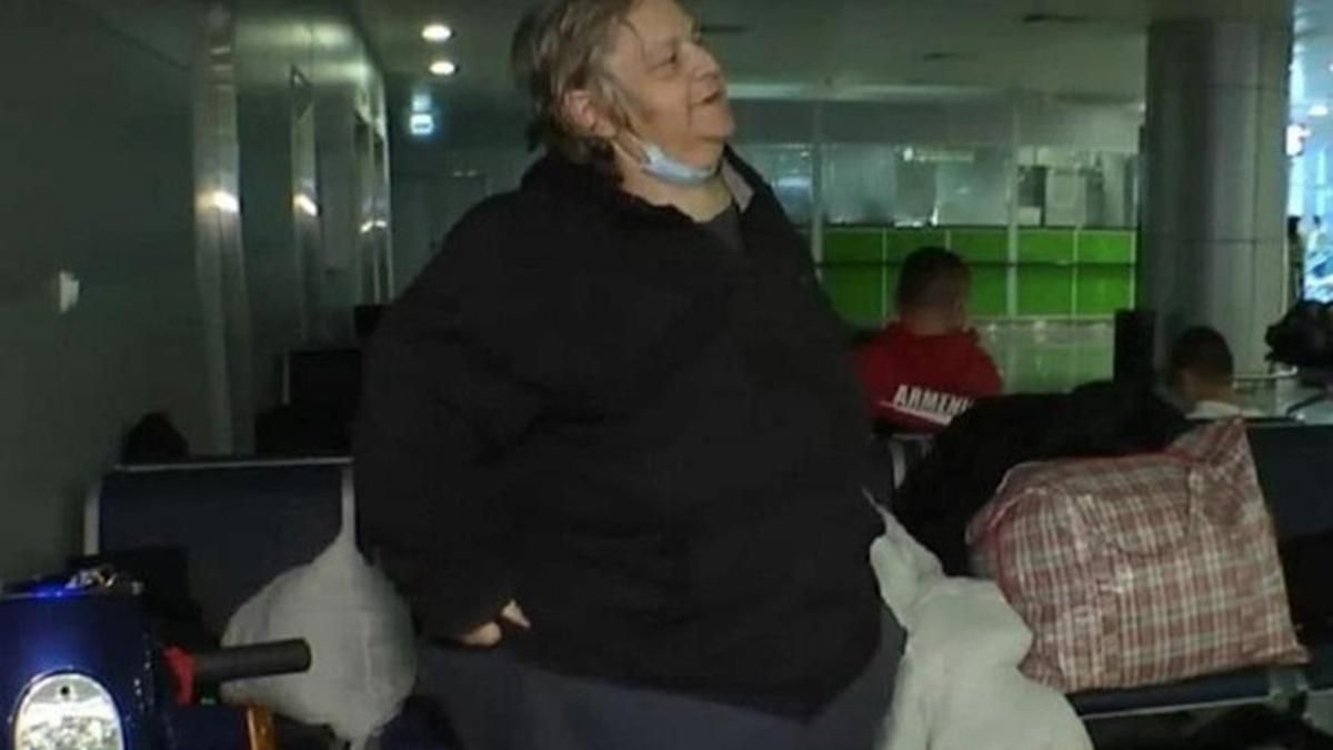 "Терминал" по-украинском: в "Борисполе" целый месяц живет американец "Терминал" по-украинском: в "Борисполе" целый месяц живет американец