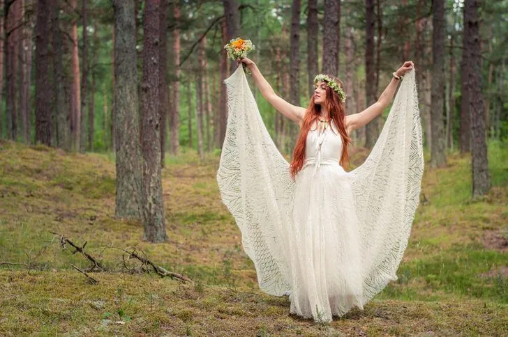 "Весільна сукня для моєї сестри, яку я зв'язала торік" "Весільна сукня для моєї сестри, яку я зв'язала торік"