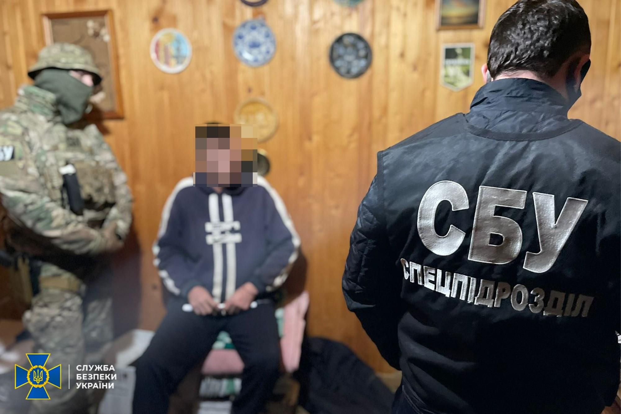 СБУ викрила групу, яка "продавала" моряків на судна для перевезення нелегалів - Україна новини - 24 Канал