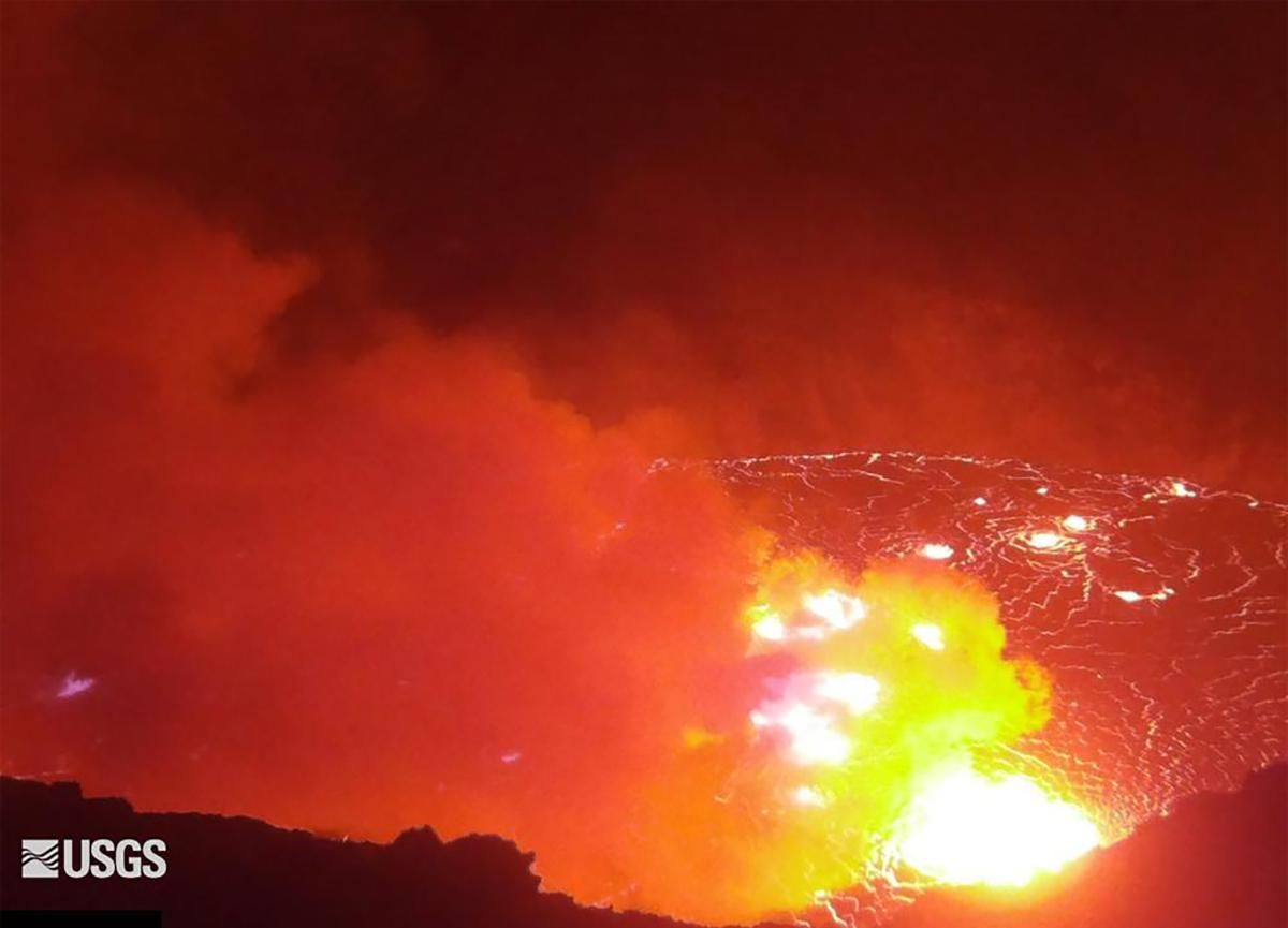 Фонтаны из лавы и "ворота в ад": на Гавайях начал извержение один из самых активных вулканов