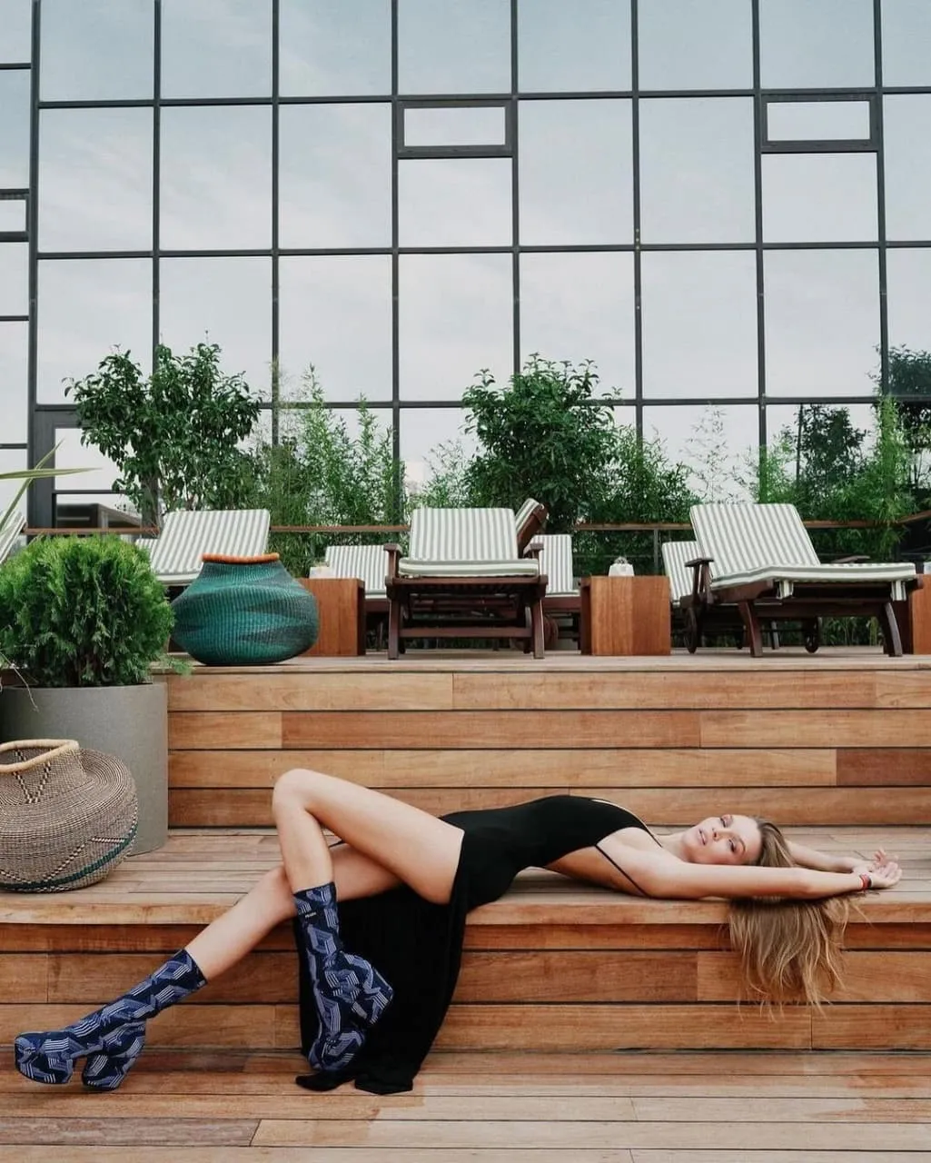 Фотосесія Жозефін Скрівер для жовтневого номера Фотосесія Жозефін Скрівер для жовтневого номера