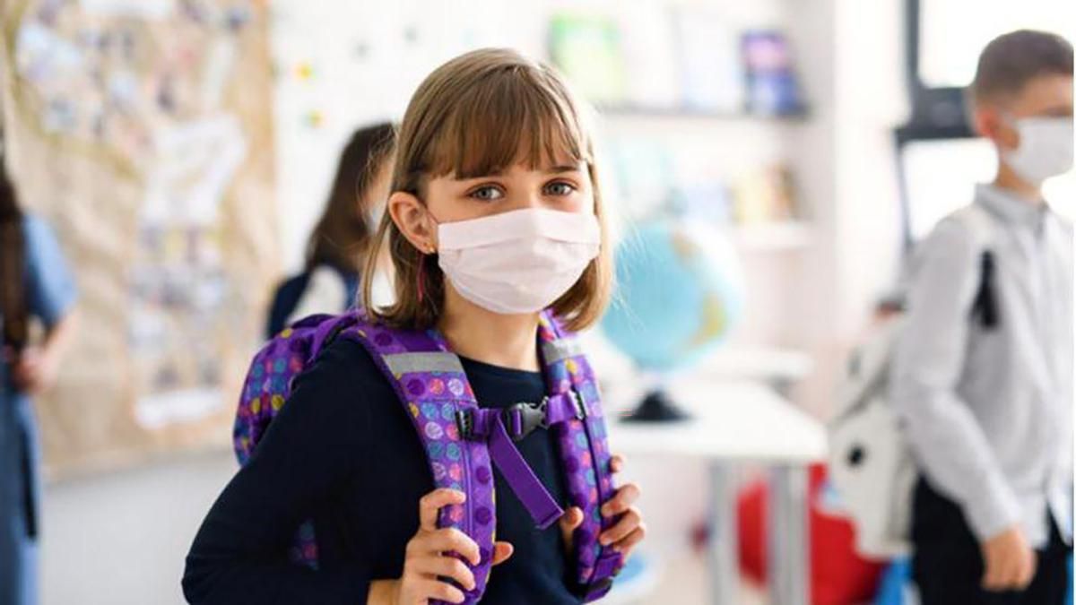 У школах при очному навчанні зростає ризик спалаху коронавірусу, – МОЗ - Україна новини - Освіта