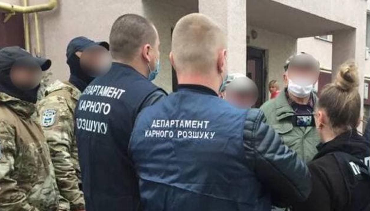 В Киеве задержали иностранца, который выбивал из людей несуществующие долги