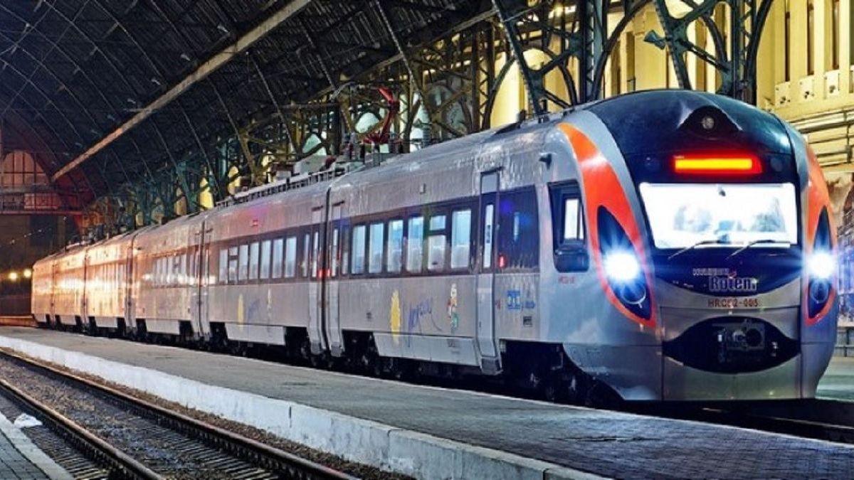 Укрзалізниця відновлює сполучення з Польщею, яке призупинили ще на початку пандемії - Україна новини - 24 Канал