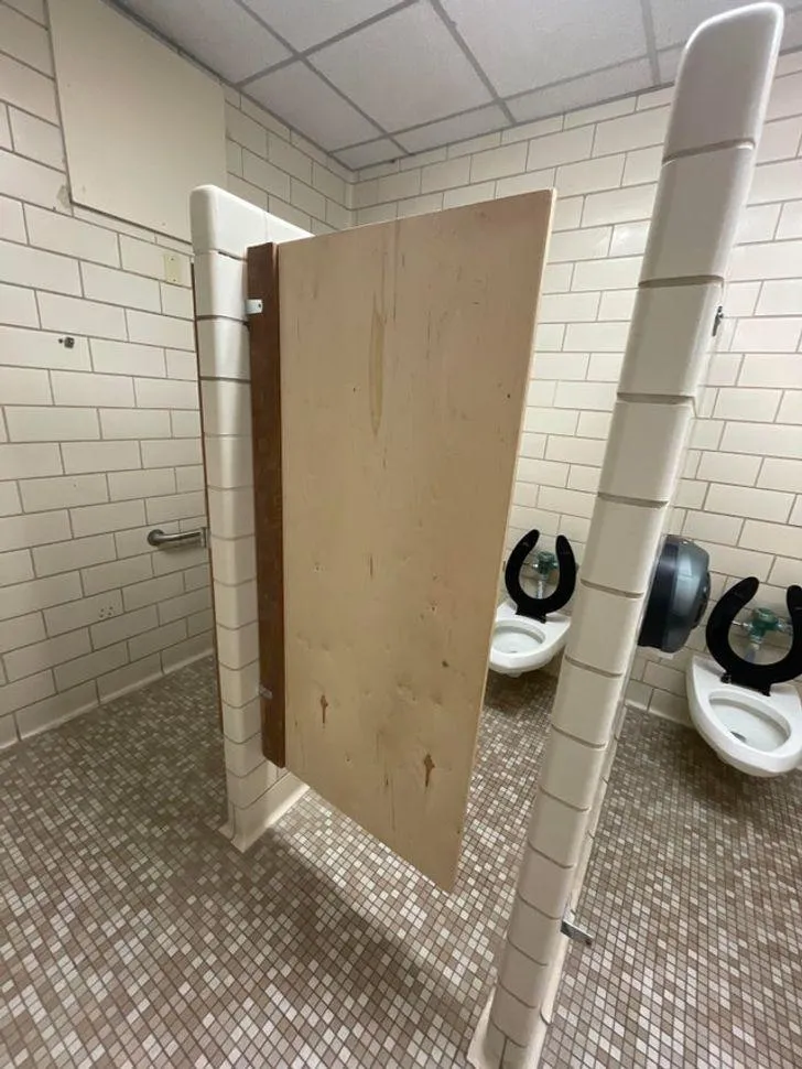 Який геній це вигадав? Який геній це вигадав?