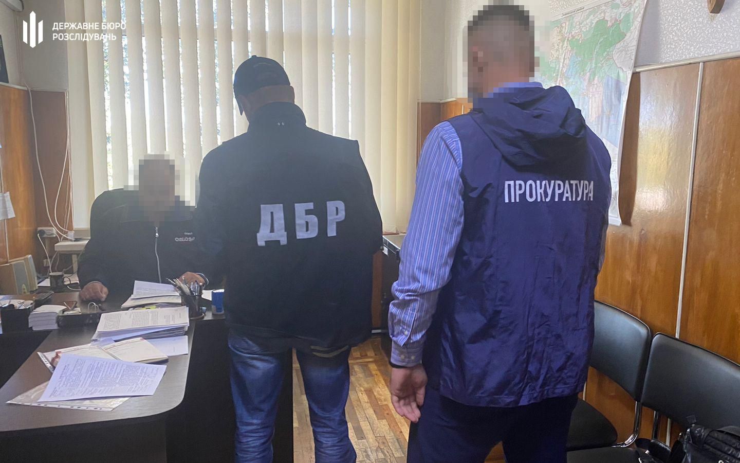 Ради признания в убийстве: подполковник полиции с извращением пытал мужчину на Харьковщине