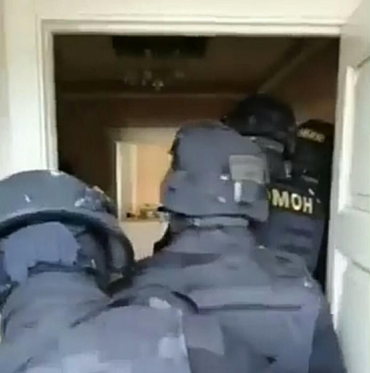 Через коментарі про вбивство ІТ-шника: КДБ Білорусі затримав понад півсотні людей - 24 Канал Через коментарі про вбивство ІТ-шника: КДБ Білорусі затримав понад півсотні людей - 24 Канал