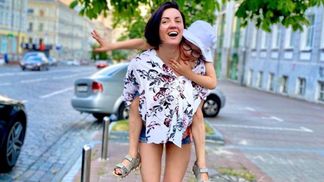 Оля Цибульська полетіла з сином у Нідерланди: відео з подорожі