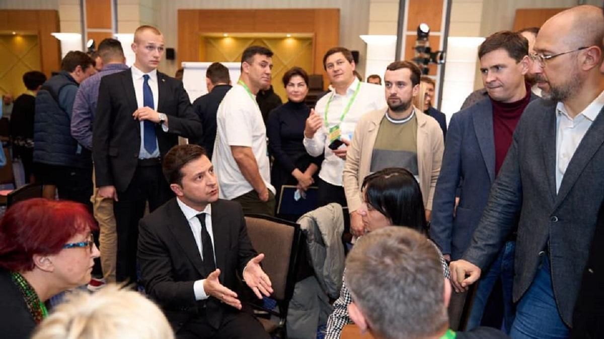 У Зеленського пояснили мету засідання "слуг народу" в Трускавці - 24 Канал У Зеленського пояснили мету засідання "слуг народу" в Трускавці - 24 Канал