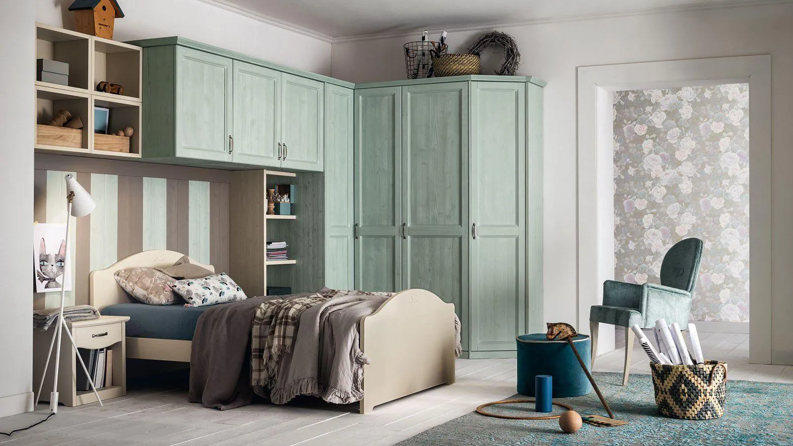 Важкі полиці над ліжком Важкі полиці над ліжком