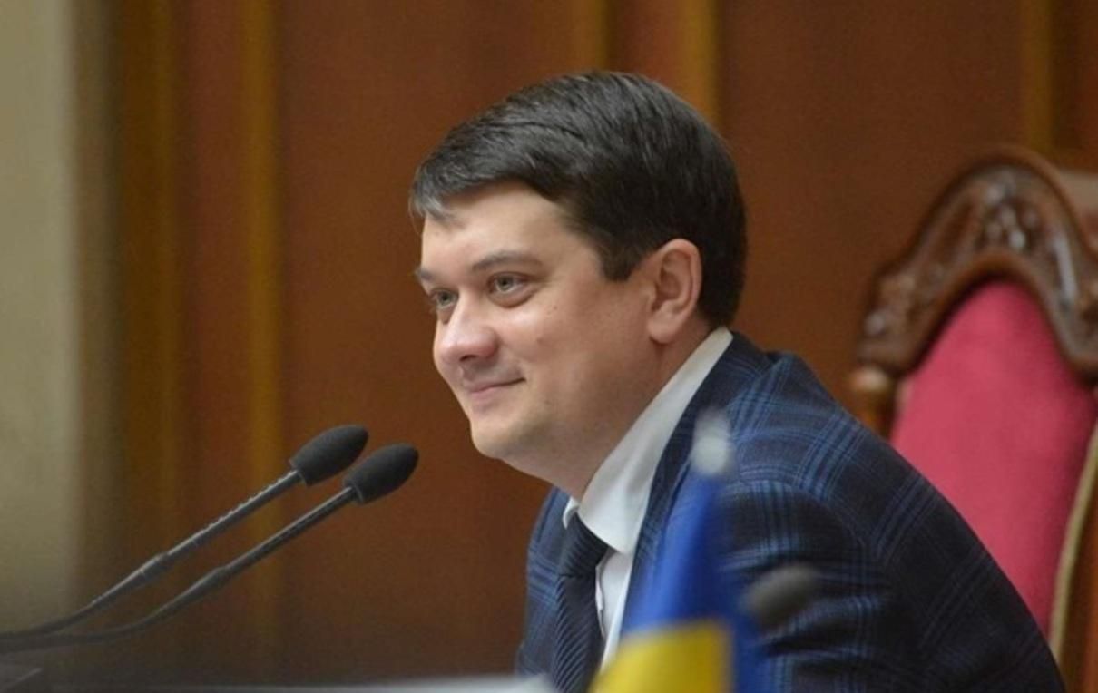 У "Слузі народу" розповіли, чи розглядають позбавлення Разумкова мандата - 24 Канал У "Слузі народу" розповіли, чи розглядають позбавлення Разумкова мандата - 24 Канал