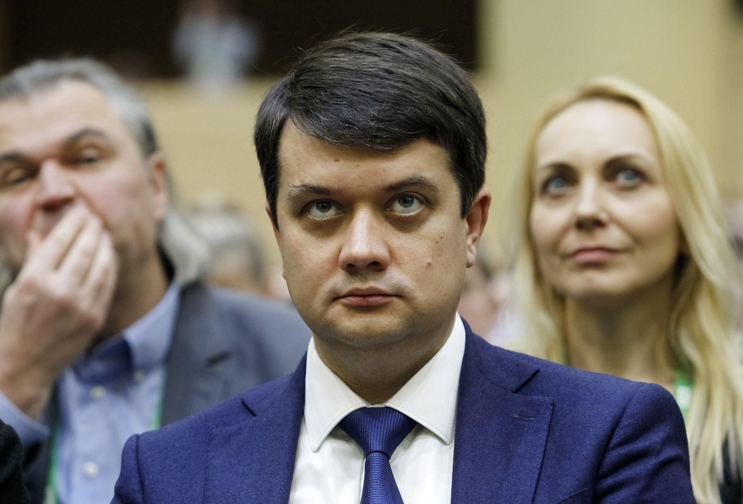 Проти відставки Разумкова проголосували близько 10 "слуг" - 24 Канал Проти відставки Разумкова проголосували близько 10 "слуг" - 24 Канал