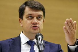 Разумков "відчитав" лідерів фракцій за закон про олігархів з правовою колізією 