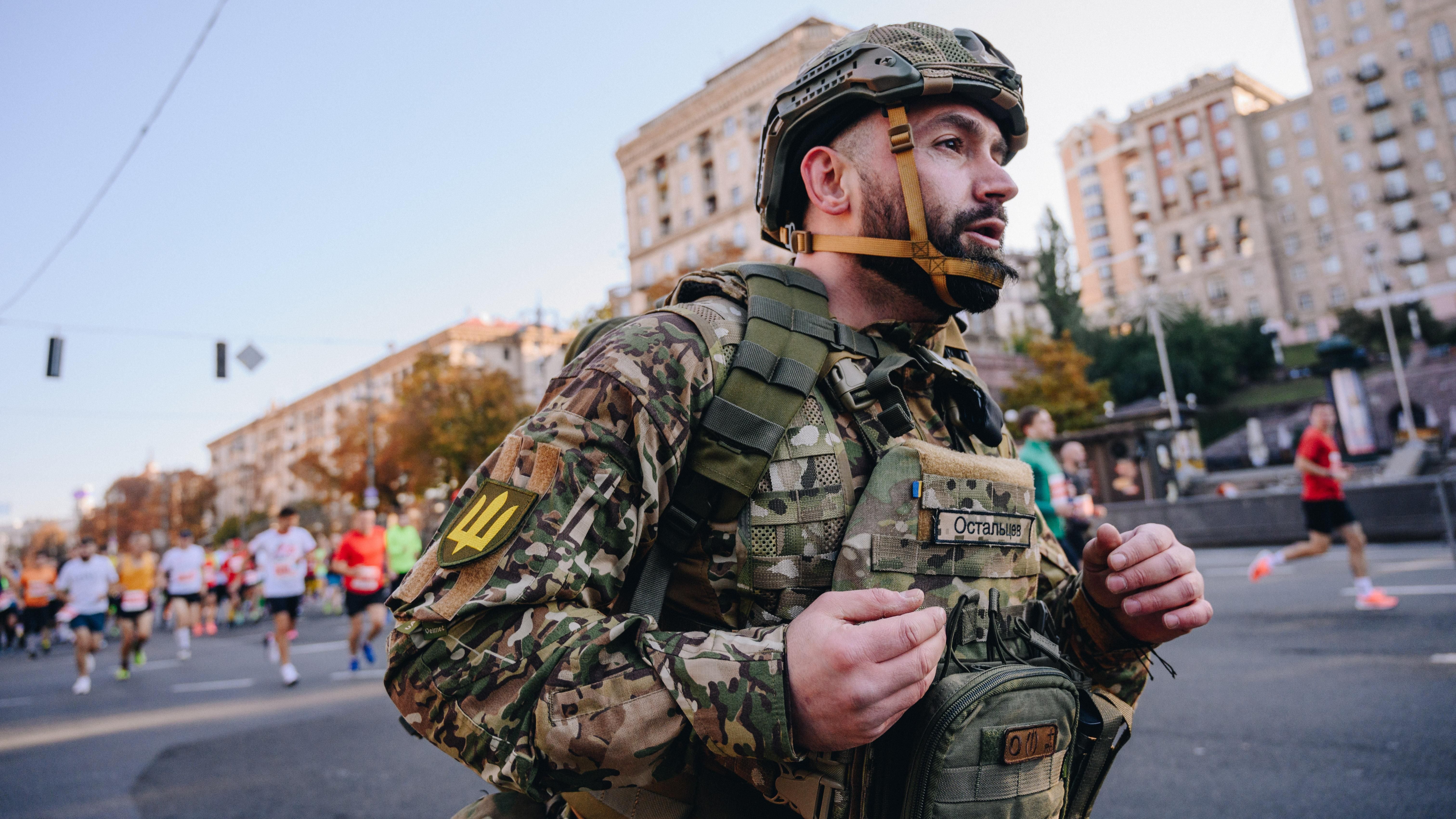 "Найважчий забіг": ветеран АТО подолав 10 кілометрів та присвятив дистанцію загиблому товаришу