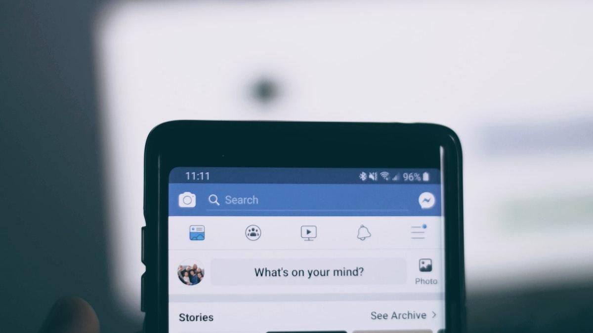 Facebook частково відновив роботу, як і WhatsApp та Instagram - Техно