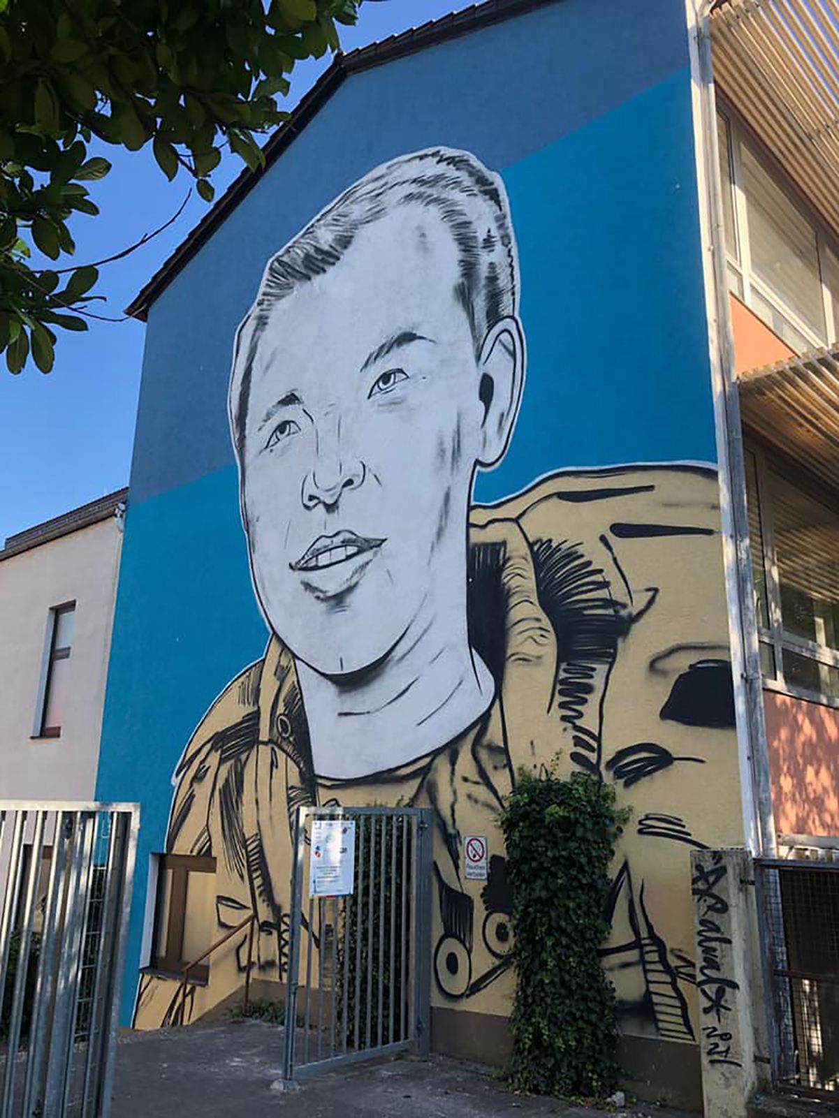 У Німеччині намалювали портрет харків'янина Данила Дідика, який загинув під час теракту - Новини Харків - 24 Канал У Німеччині намалювали портрет харків'янина Данила Дідика, який загинув під час теракту - Новини Харків - 24 Канал