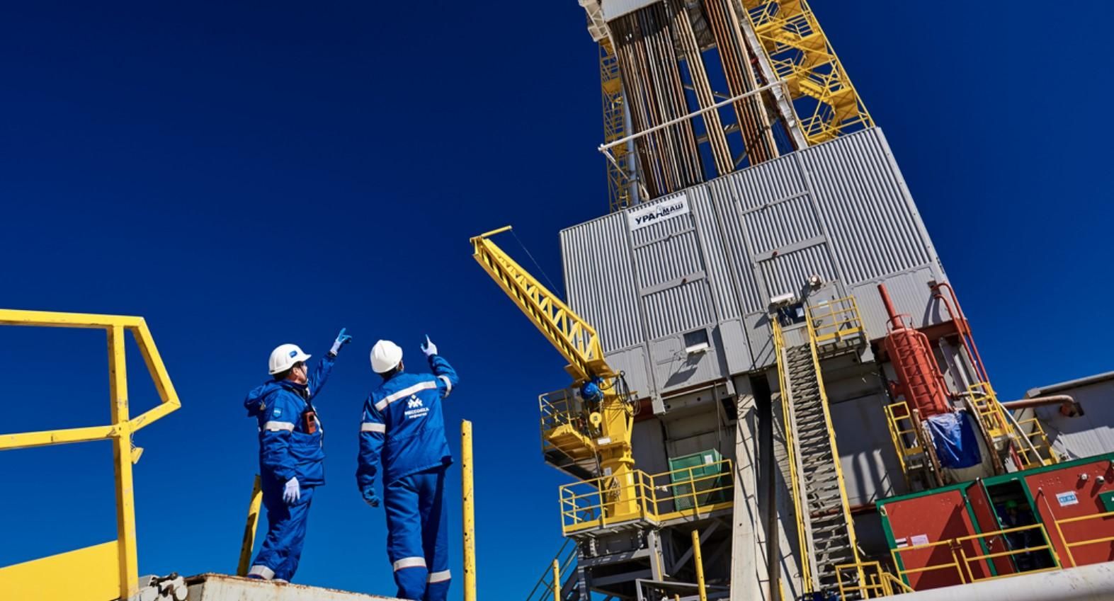 "Газпром" хочет прогнуть Европу под себя шантажом, – Омельченко о высоких ценах на газ